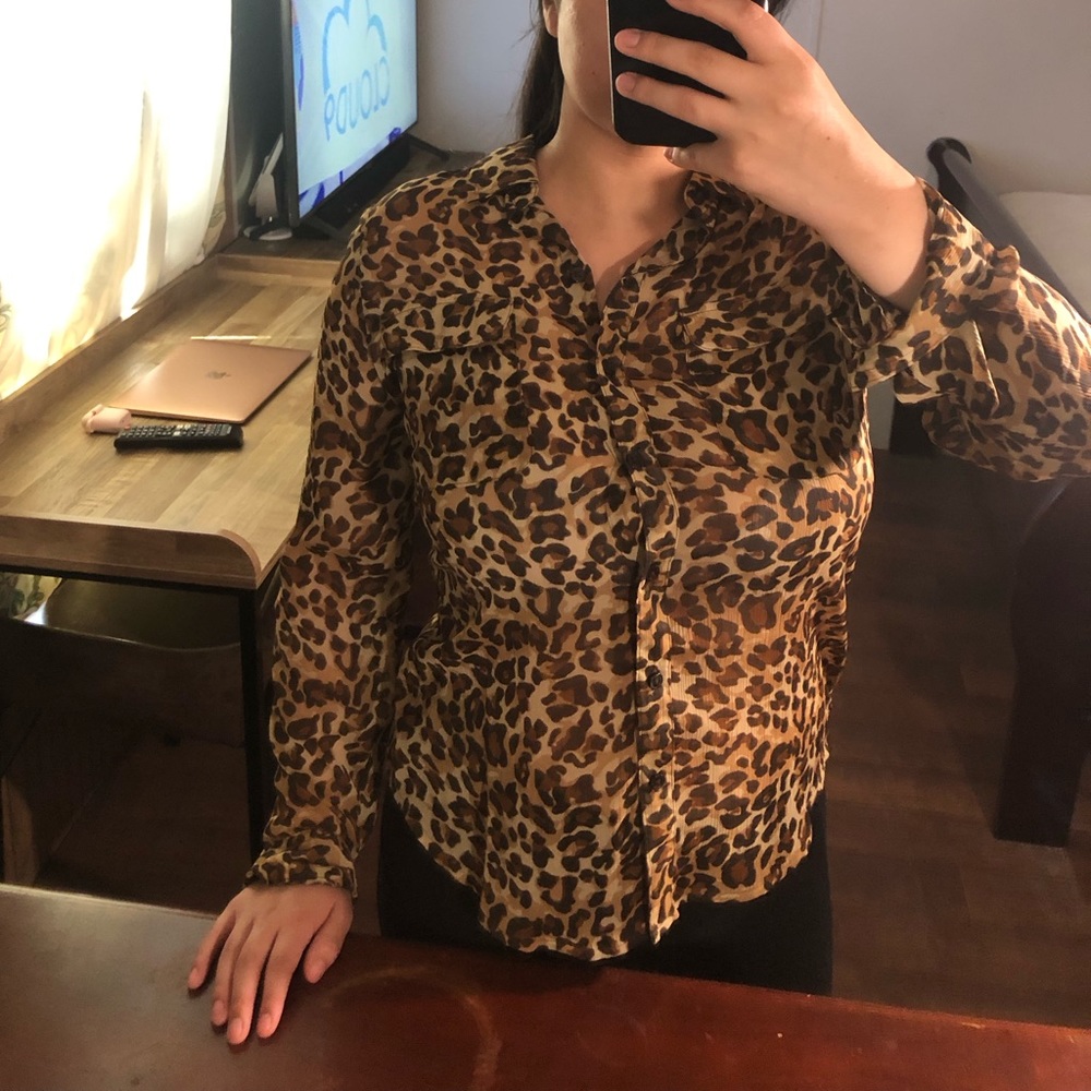 Old Navy S Leopard Print Long Sleeve Button Down